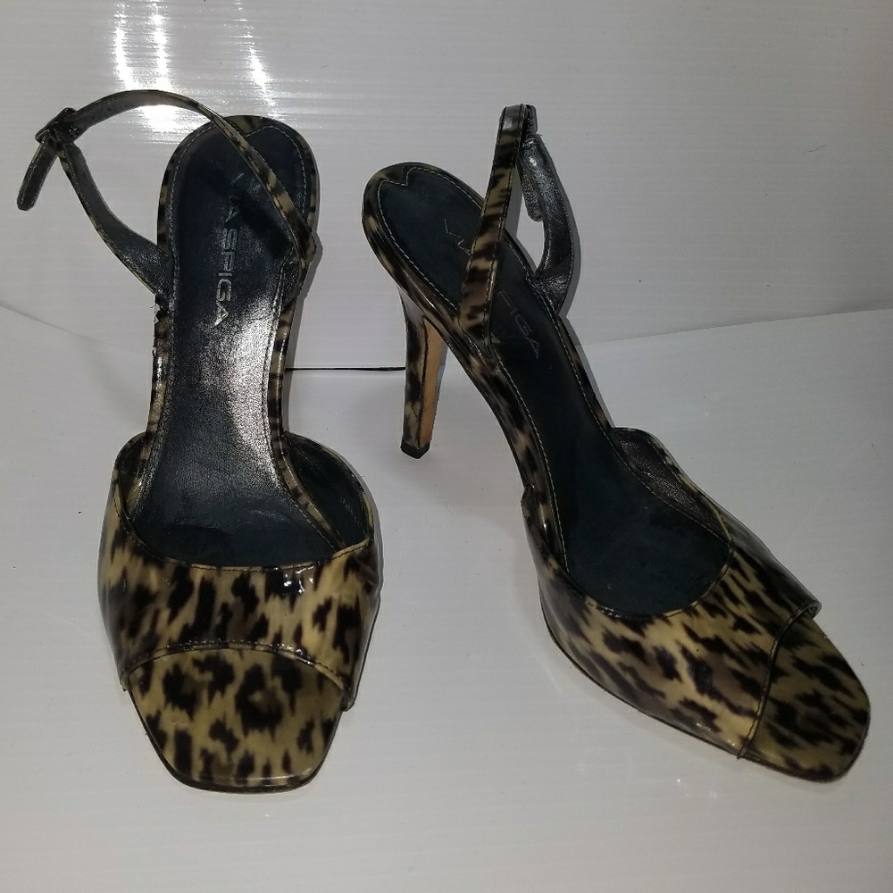 VIA SPIGA Leopard Print Heel Size 6